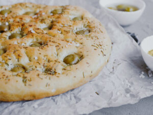 focaccia olijven rozemarijn